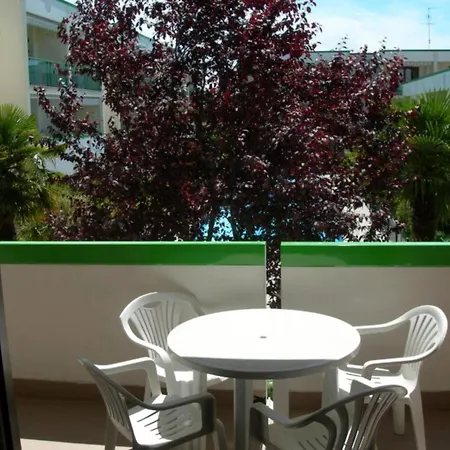 דירה Retreat With Pool, Private Garden And Bbq ביביונה