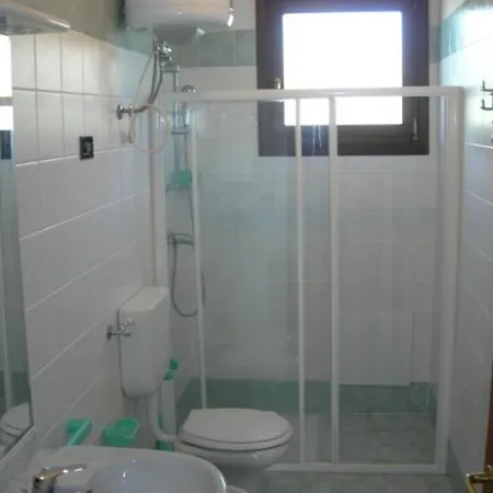 Retreat With Pool, Private Garden And Bbq דירה *
